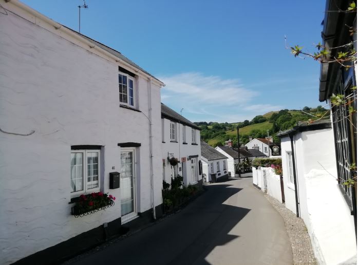 Cottage next door to Bessemmer thatch.